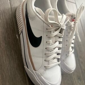 Nike White and Black Women's Sneakers
